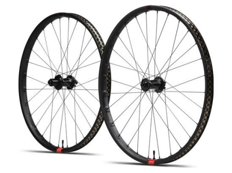 PAIRE ROUES RESERVE. 30 HD / 29 /  INDUSTRY9 1/1  / 6T / XD