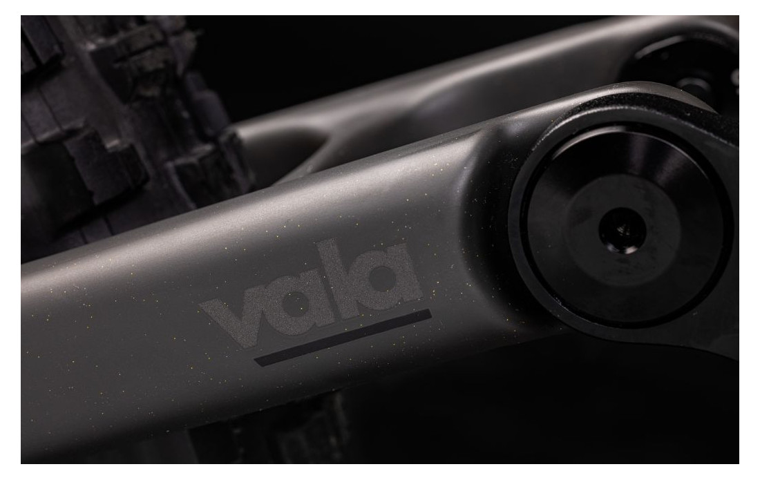 SANTA CRUZ Vala Lite XT Di2 Matte Carbon Sparkle - 2027